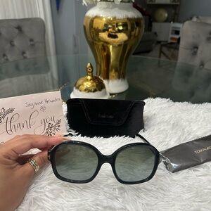 Tom Ford Elegant Black Sunglasses